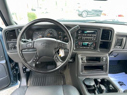Used 2007 Chevrolet Silverado 2500 LT w/ Heavy-Duty Power Package AWD/4WD image 7