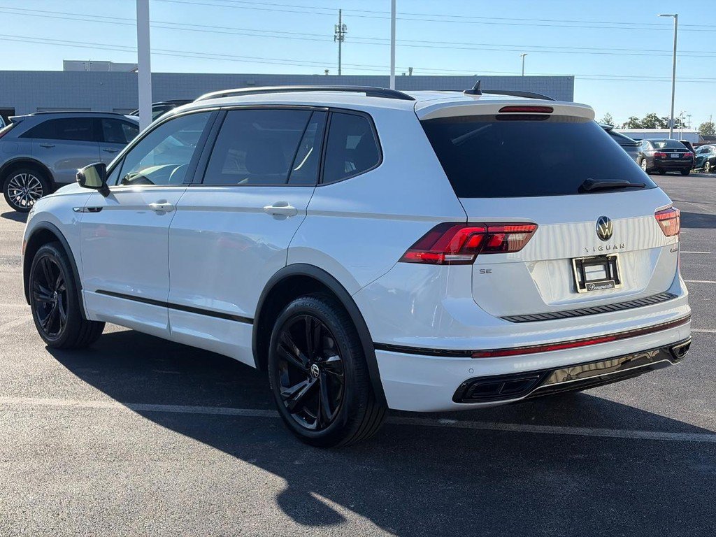 Used 2023 Volkswagen Tiguan SE R-Line AWD/4WD image 6