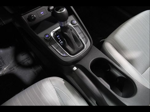 Used 2022 Hyundai Kona SEL image 14