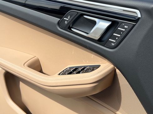 New 2026 Porsche Macan image 30