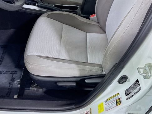 Used 2019 Toyota Corolla LE image 22