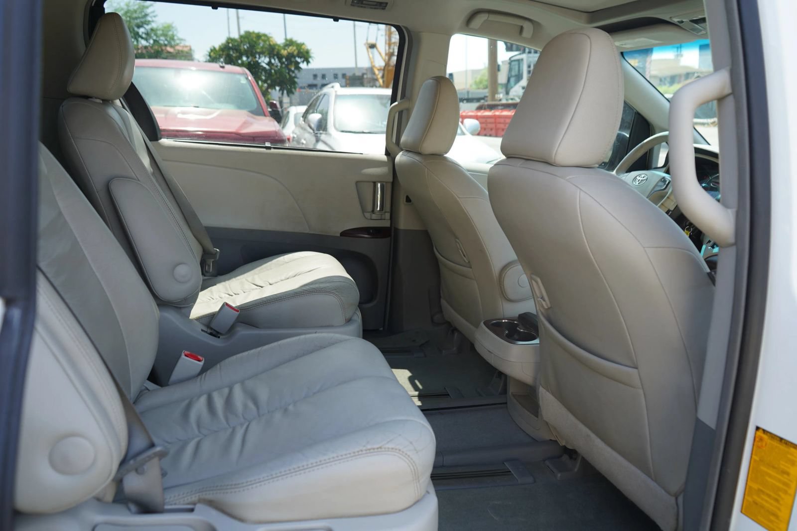 Used 2012 Toyota Sienna XLE FWD image 19