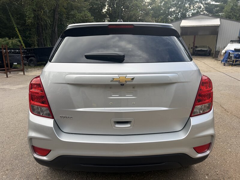 Used 2021 Chevrolet Trax LS w/ Tint and Cruise Package FWD image 6