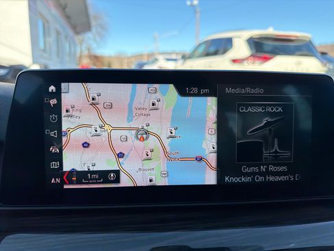 Used 2019 BMW 530e xDrive image 26