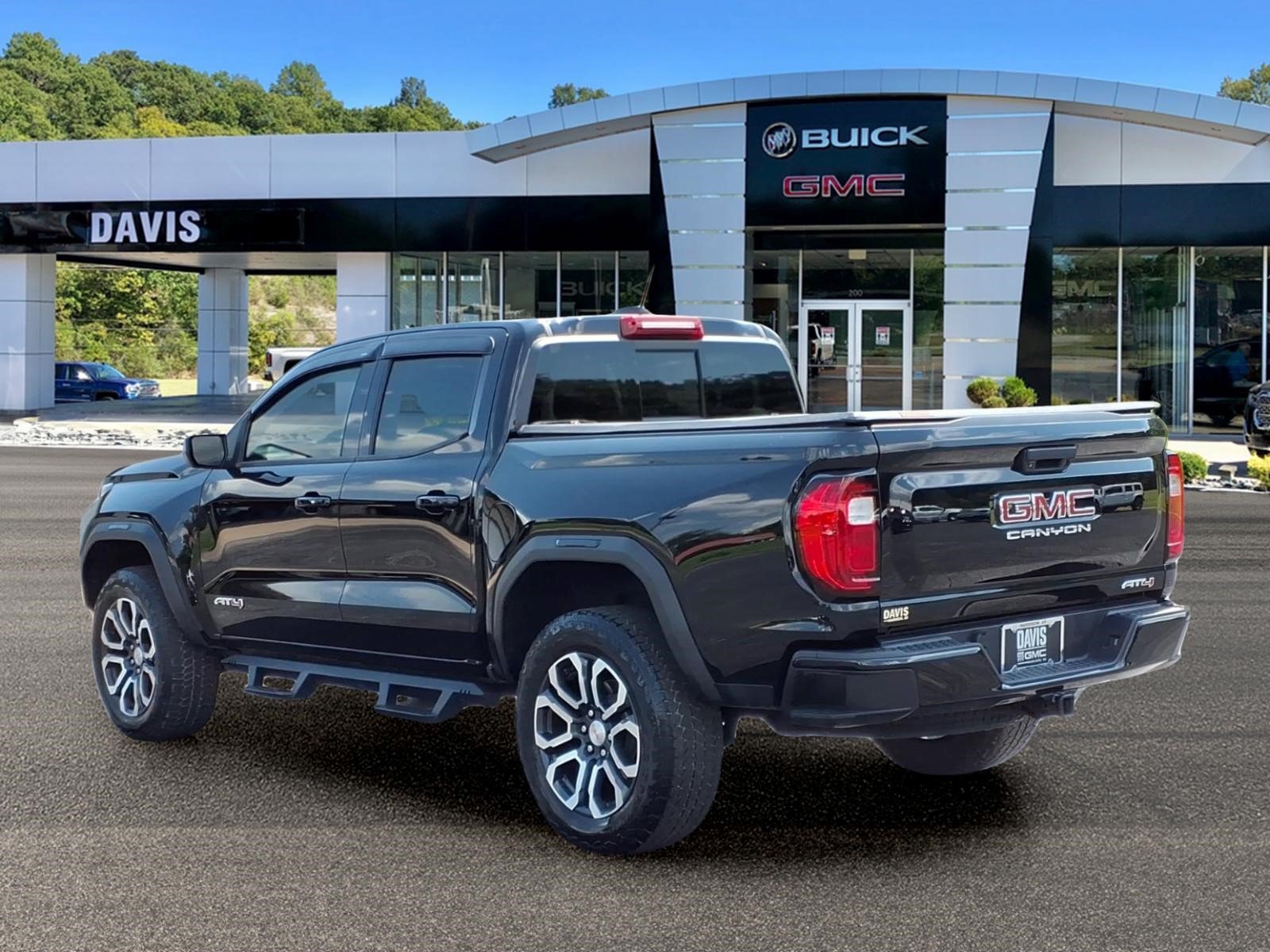 Used 2023 GMC Canyon AT4 AWD/4WD image 4