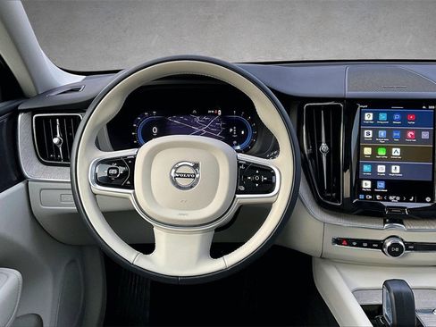 Used 2023 Volvo XC60 B5 Plus w/ Climate Package image 8