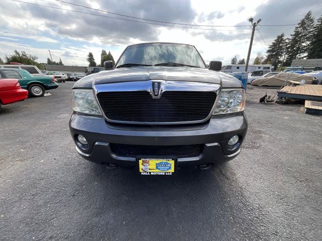 Used 2004 Lincoln Navigator Luxury AWD/4WD image 2