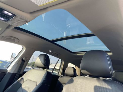 Certified 2026 Volkswagen Atlas SE w/ Panoramic Sunroof Package FWD image 18