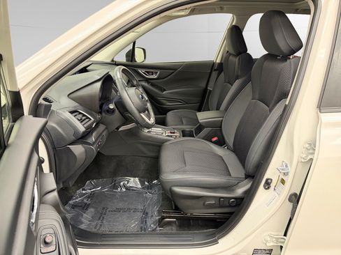 Used 2023 Subaru Forester Premium AWD/4WD image 9