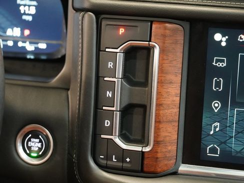 Used 2023 GMC Yukon Denali Ultimate image 24