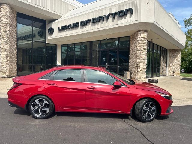 Used 2022 Hyundai Elantra Limited FWD image 8