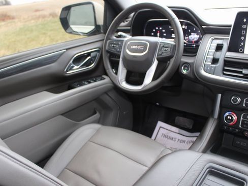 Used 2023 GMC Yukon SLT w/ SLT Luxury Package image 35