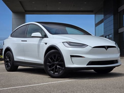 Used 2023 Tesla Model X AWD/4WD image 2