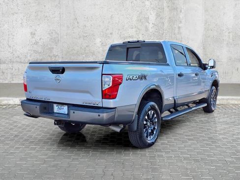 Used 2017 Nissan Titan PRO-4X image 10
