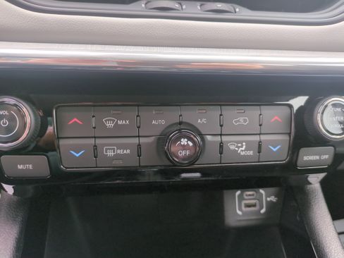Used 2022 Jeep Compass Limited AWD/4WD image 23