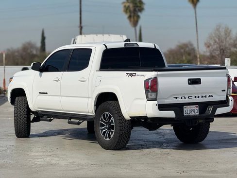 Used 2022 Toyota Tacoma TRD Sport w/ Technology Package image 2