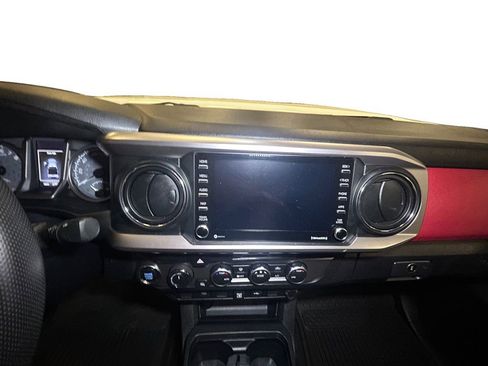 Certified 2023 Toyota Tacoma SR5 AWD/4WD image 10