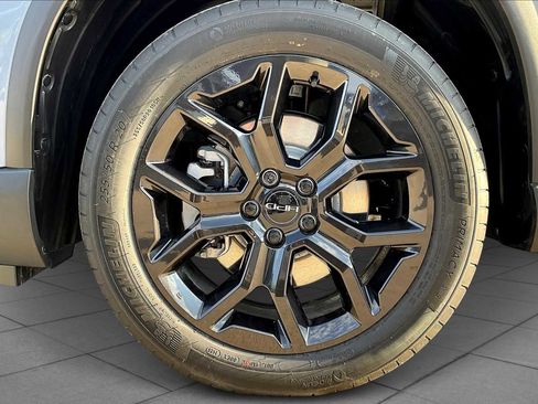 New 2025 Honda Pilot Touring image 12