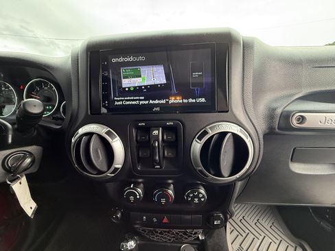 Used 2012 Jeep Wrangler Unlimited Sport image 23