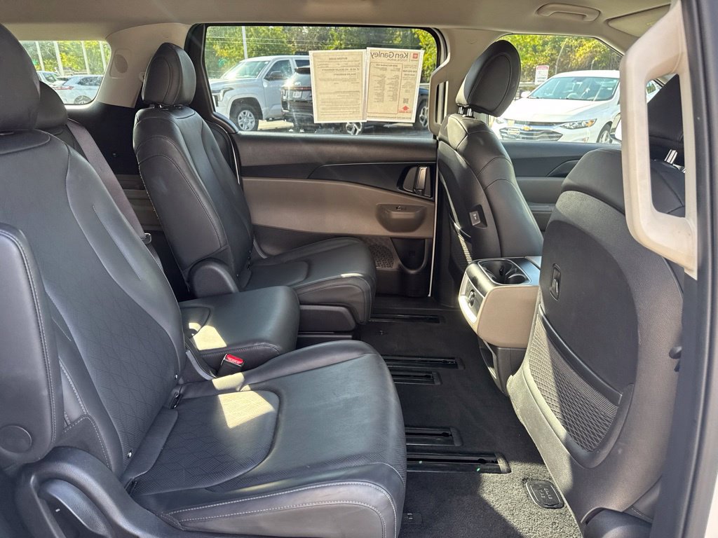 Used 2026 Kia Carnival FWD image 33