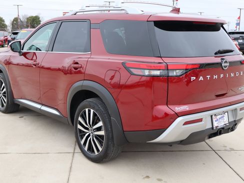 Used 2024 Nissan Pathfinder Platinum w/ Cargo Package image 7