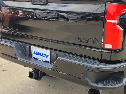 New 2026 Chevrolet Silverado 2500 High Country w/ High Country Premium Package AWD/4WD image 4