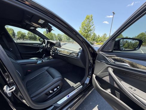 Used 2020 BMW M550i xDrive w/ Executive Package AWD/4WD image 22