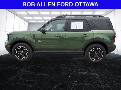 Used 2025 Ford Bronco Sport Outer Banks w/ Outer Banks Tech Package+ AWD/4WD image 2