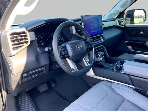 Used 2023 Toyota Tundra Limited AWD/4WD image 18
