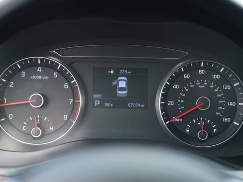 Used 2019 Kia Cadenza Technology FWD image 25