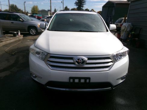 Used 2012 Toyota Highlander SE image 2