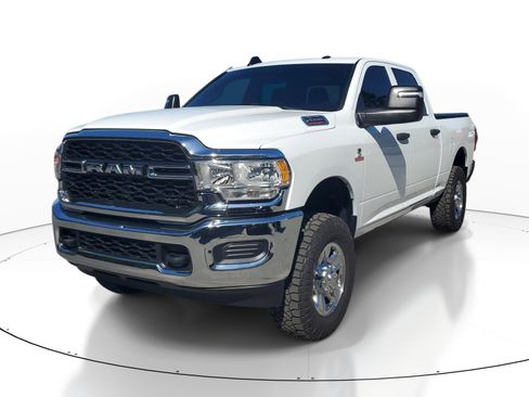 Used 2024 RAM 2500 Tradesman w/ Chrome Appearance Group image 3