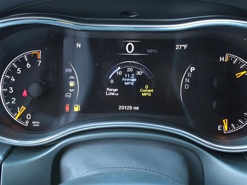 Used 2021 Jeep Grand Cherokee Limited image 11