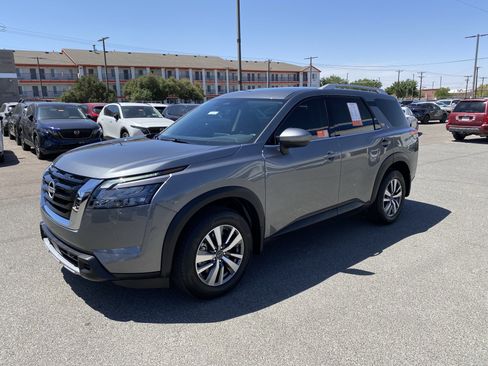 Used 2025 Nissan Pathfinder SL w/ Cargo Package AWD/4WD image 54