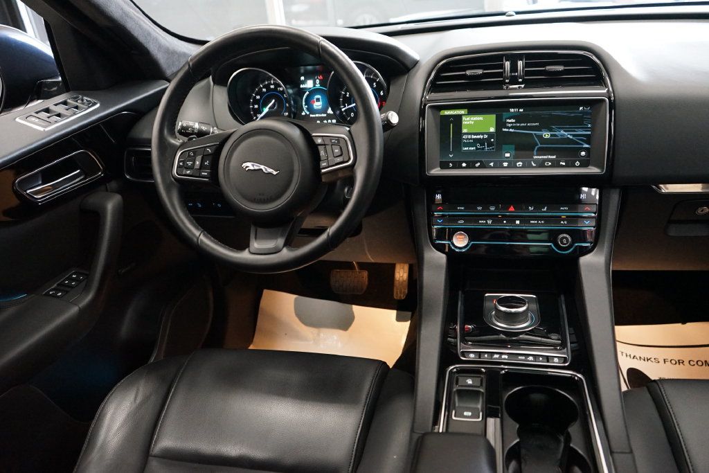 Used 2020 Jaguar F-PACE Premium AWD/4WD image 11