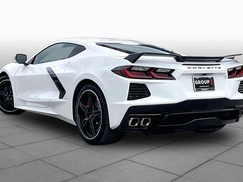 Used 2022 Chevrolet Corvette Stingray Coupe w/ Z51 Performance Package RWD image 11