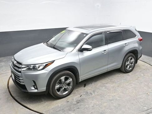 Used 2019 Toyota Highlander Limited Platinum image 29
