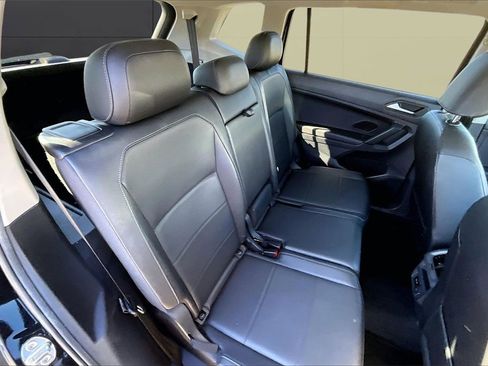 Used 2019 Volkswagen Tiguan SE image 21