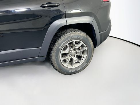 Used 2022 Jeep Cherokee Trailhawk w/ Premium Leather Package AWD/4WD image 29