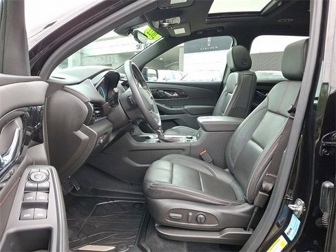 Used 2022 Chevrolet Traverse RS w/ LPO, Floor Liner Package AWD/4WD image 13