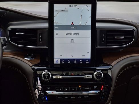 Used 2021 Ford Explorer King Ranch w/ Premium Technology Package image 9