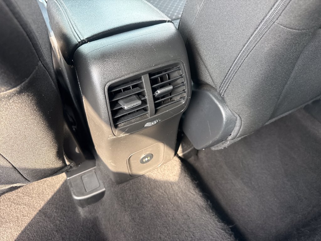 Used 2025 Ford Escape Active AWD/4WD image 16