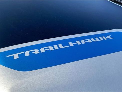 Used 2022 Jeep Grand Cherokee Trailhawk w/ Advanced Protech Group II image 9