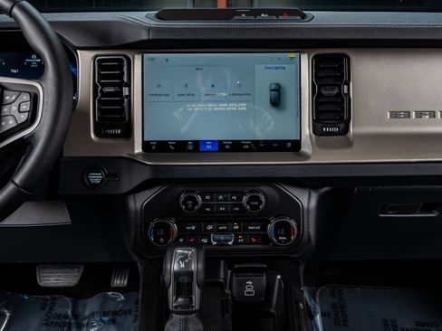 Used 2026 Ford Bronco Outer Banks AWD/4WD image 22