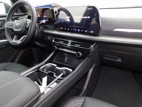 New 2026 Chevrolet Traverse LT w/ Driver Confidence Package FWD image 18