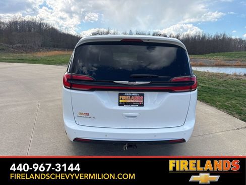 Used 2022 Chrysler Pacifica Pinnacle image 8
