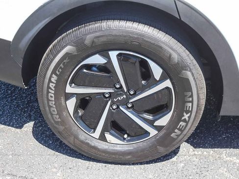 Used 2025 Kia Sportage LX AWD/4WD image 12