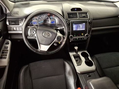 Used 2014 Toyota Camry SE FWD image 2