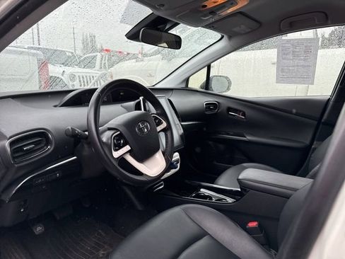 Used 2019 Toyota Prius Prime Premium image 5