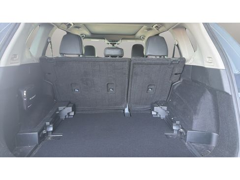 Certified 2022 Nissan Rogue SL w/ SL Premium Package AWD/4WD image 12